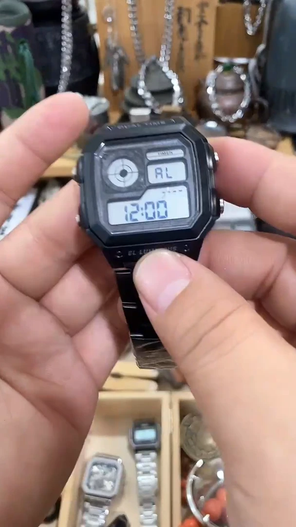 瓷片闪购商品  如图所示