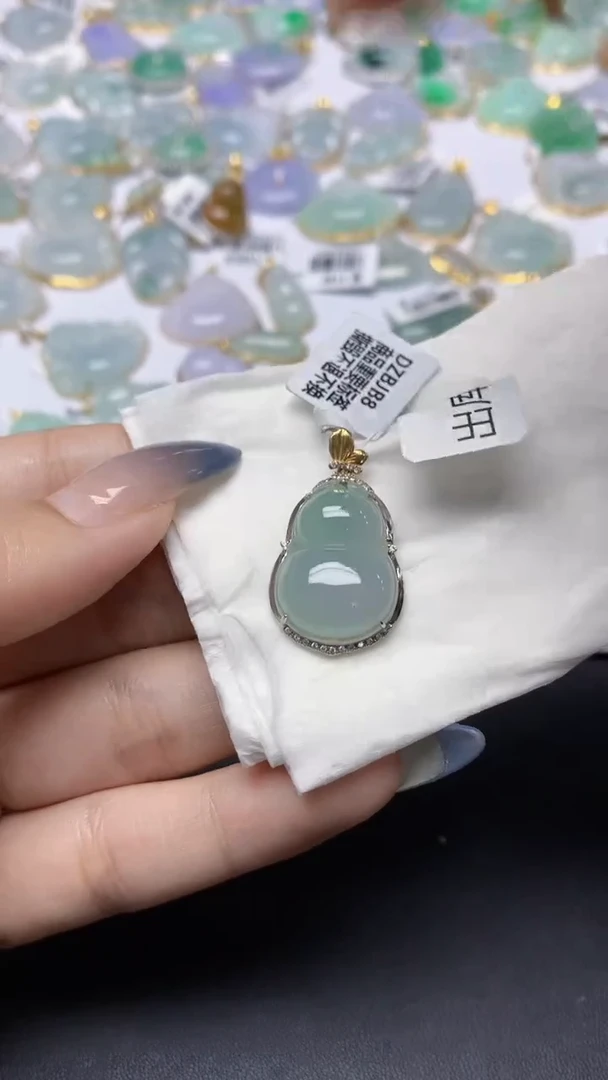 翡翠18K金镶嵌颈饰天然a货翡翠