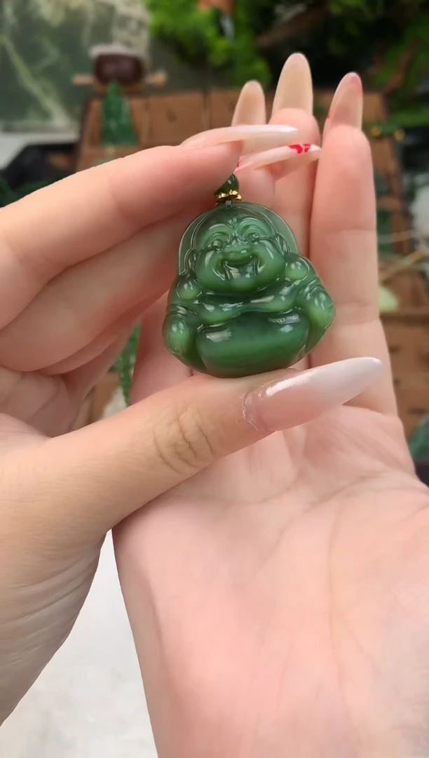颈饰未镶嵌和田玉吊坠