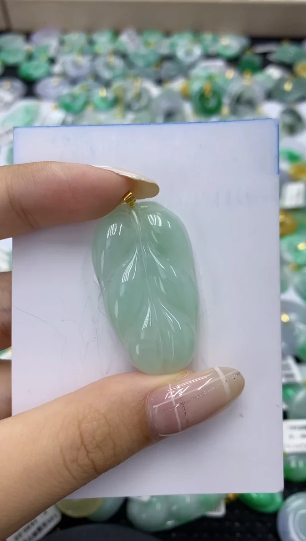 翡翠18K金镶嵌颈饰天然缅甸翡翠A货