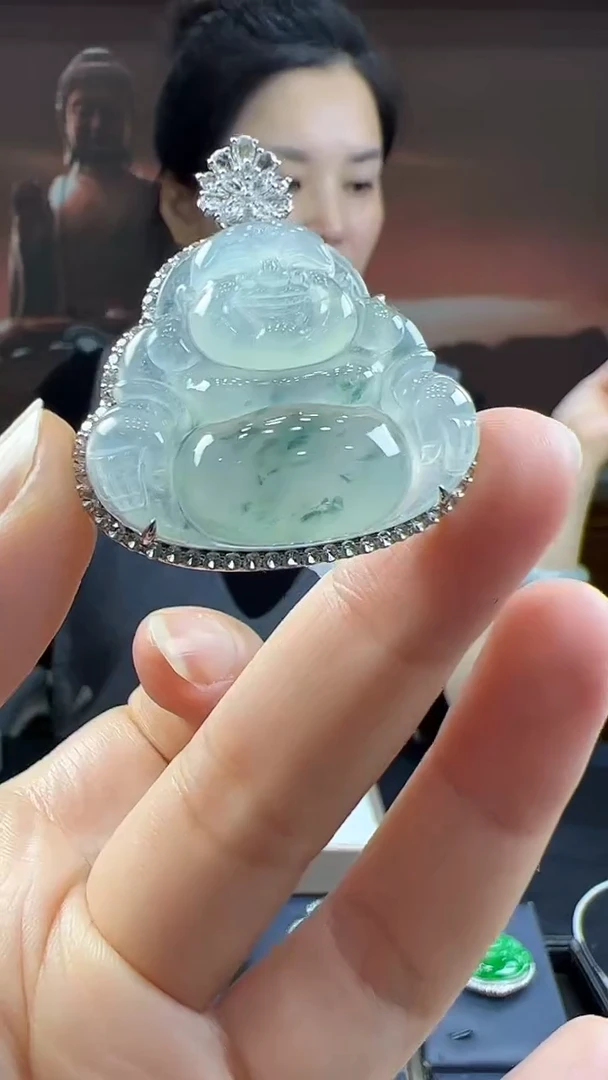 18K金镶嵌挂件翡翠佛公