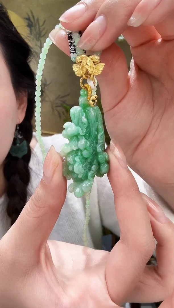 颈饰未镶嵌翡翠吊坠