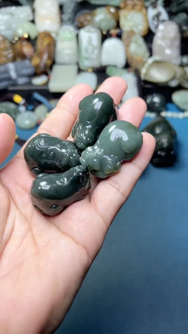 未镶嵌和田玉挂件4