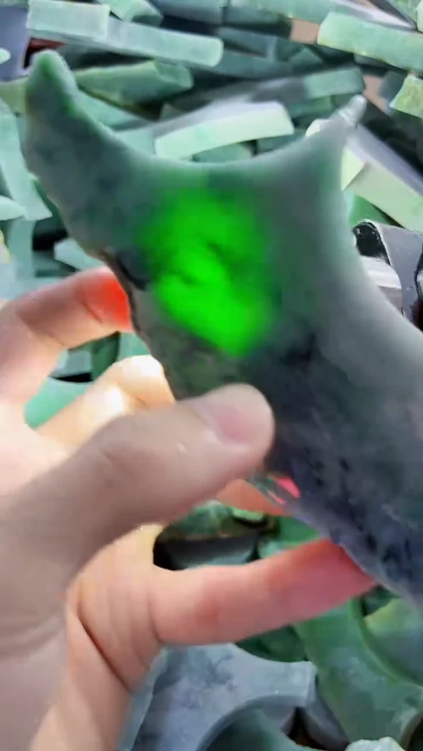 翡翠裸石缅甸翡翠A货文7676