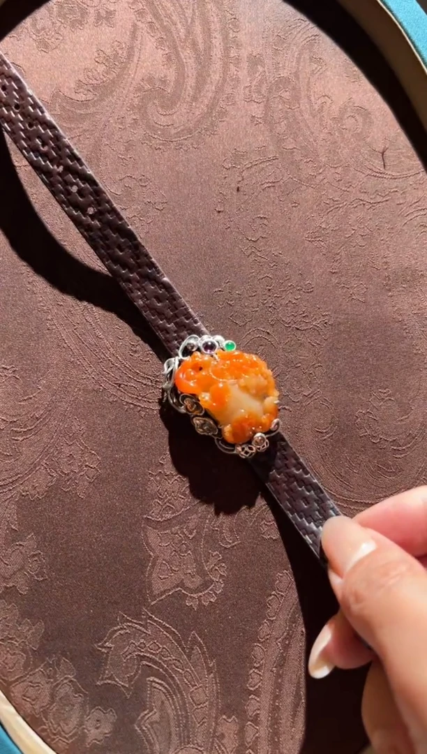 翡翠挂件未镶嵌红翡绿翠