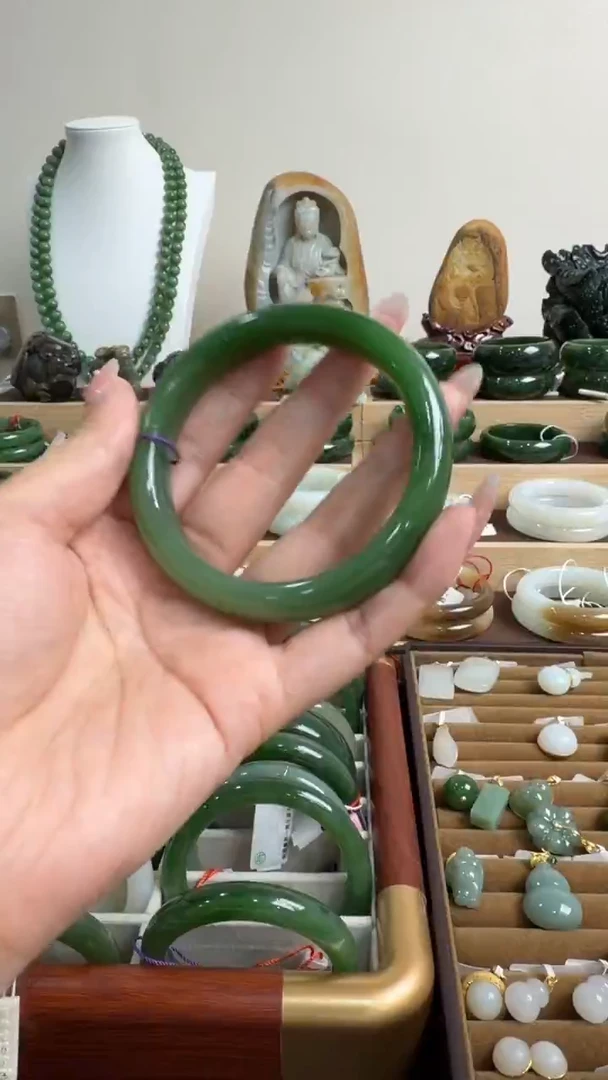 颈饰未镶嵌和田玉手镯62+