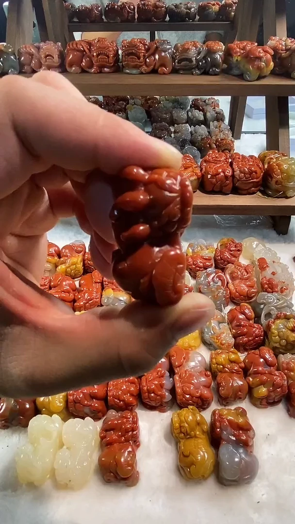 未镶嵌石英质玉挂件石英质玉挂件貔貅