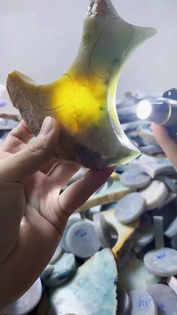 【闪购商品】翡翠裸石缅甸翡翠A货文801