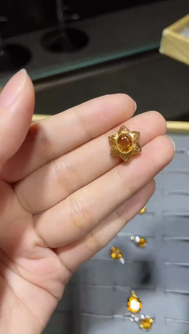 吊坠(不含链)蓝宝石18K金镶嵌1
