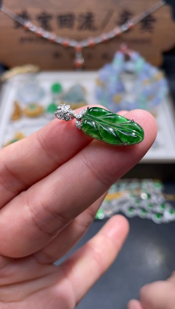 【闪购商品】翡翠颈饰18K金镶嵌22..........