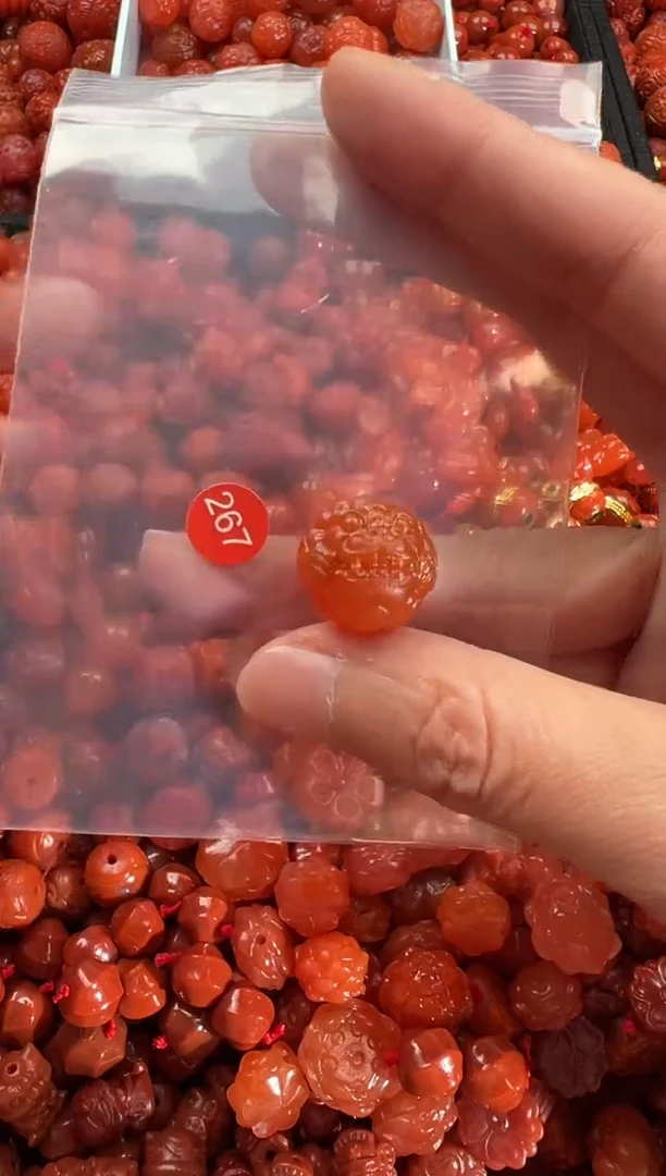 【闪购商品】南红玛瑙颈饰未镶嵌2