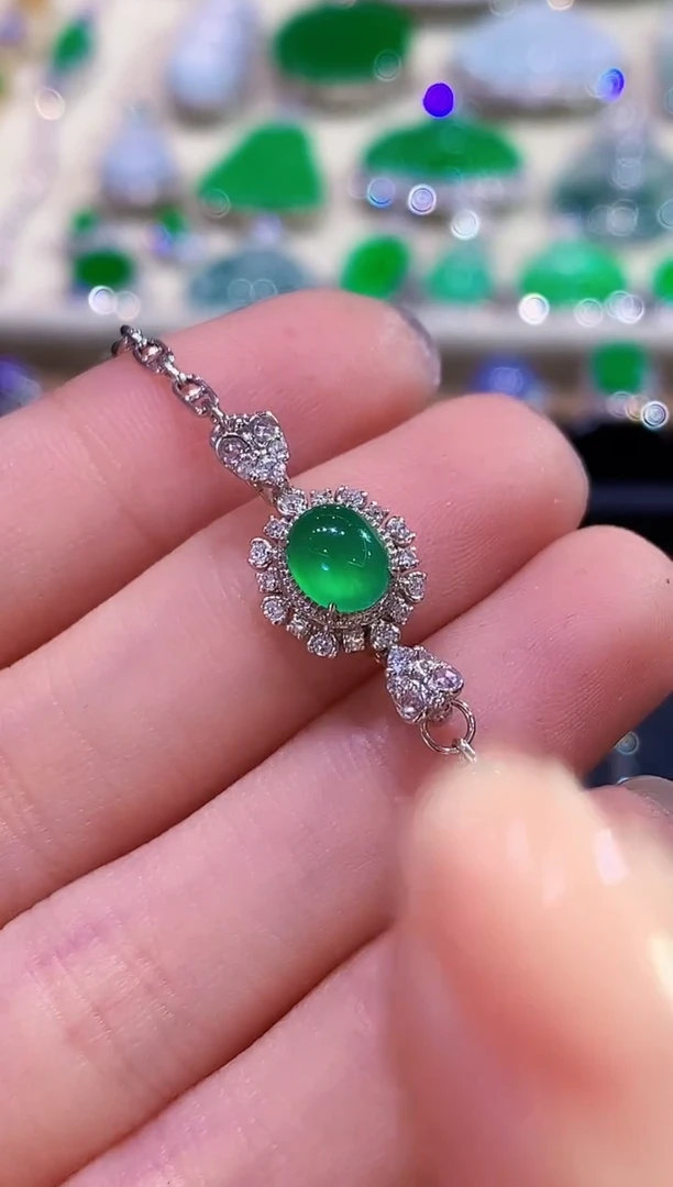 18K金镶嵌手链翡翠TT多样性发其一