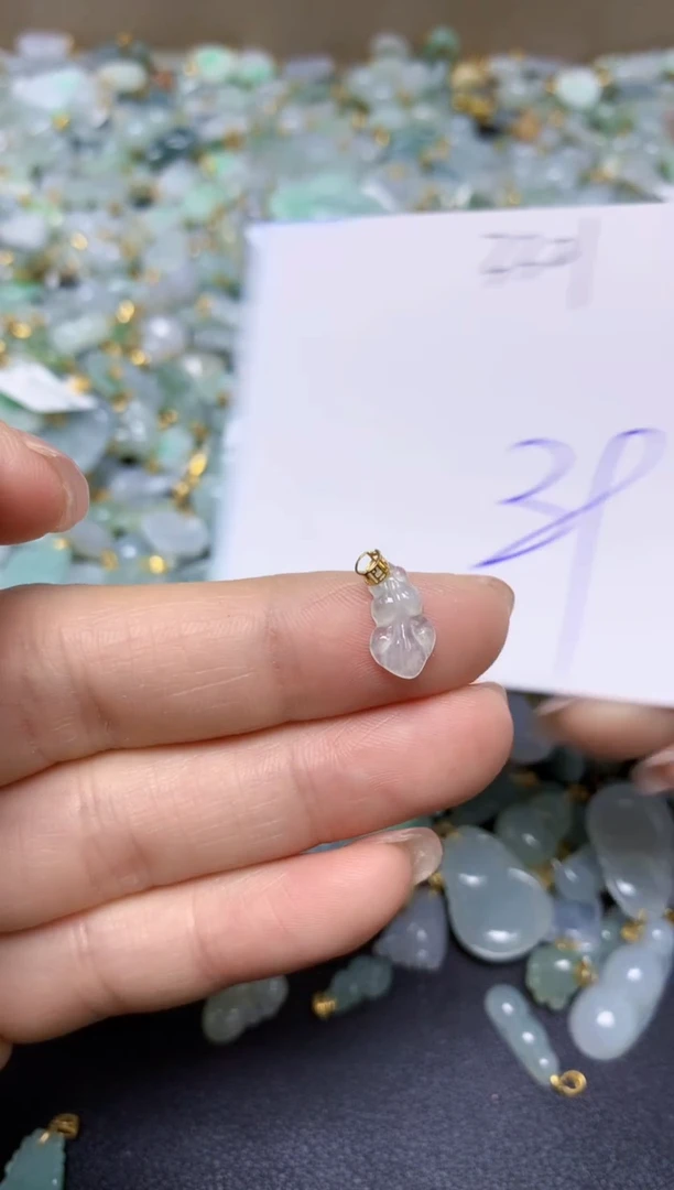 【闪购商品】翡翠挂件18K金镶嵌 天然翡翠A货