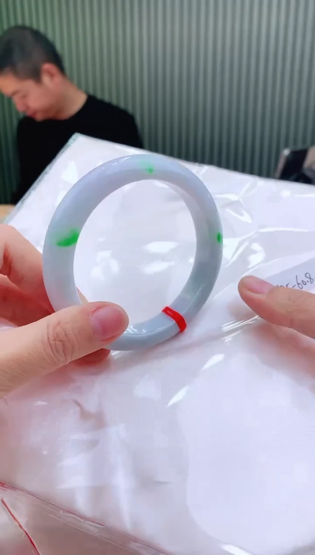 未镶嵌手镯翡翠60+