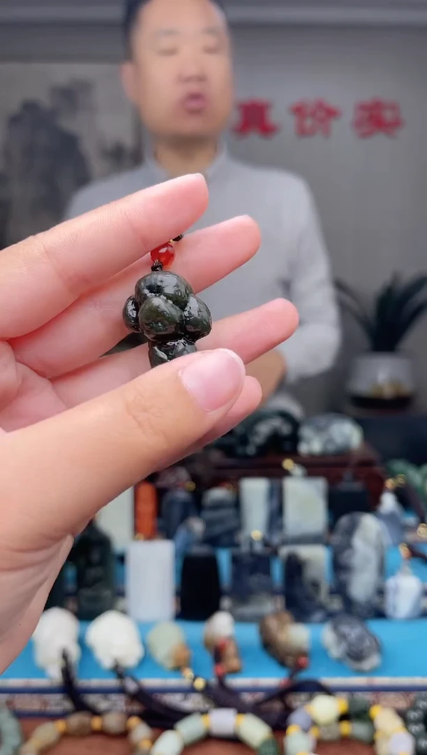 未镶嵌和田玉挂件1