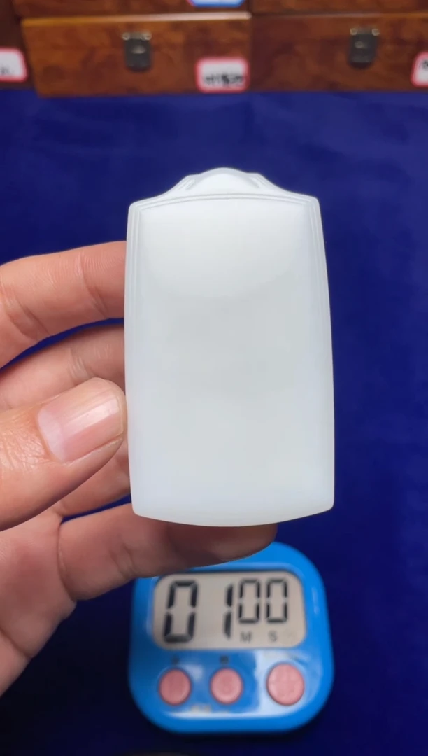 未镶嵌和田玉挂件向**开和田玉