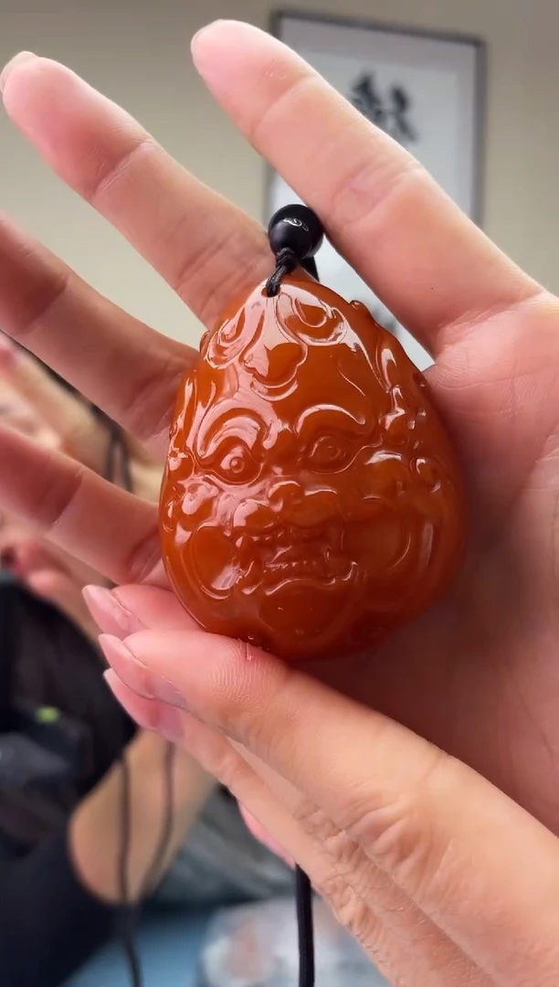 琥珀未镶嵌珠宝奇石T033微瑕假一罚十，多样性发一件