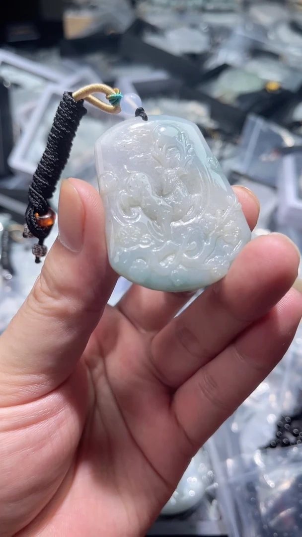 翡翠未镶嵌颈饰7/2510