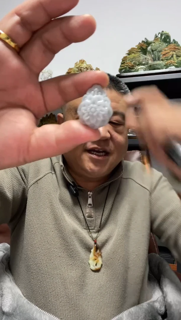 吊坠(赠链)未镶嵌翡翠牡丹花开吊坠