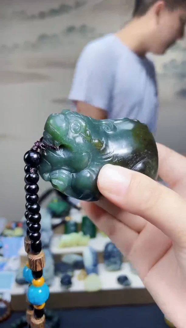和田玉未镶嵌颈饰1