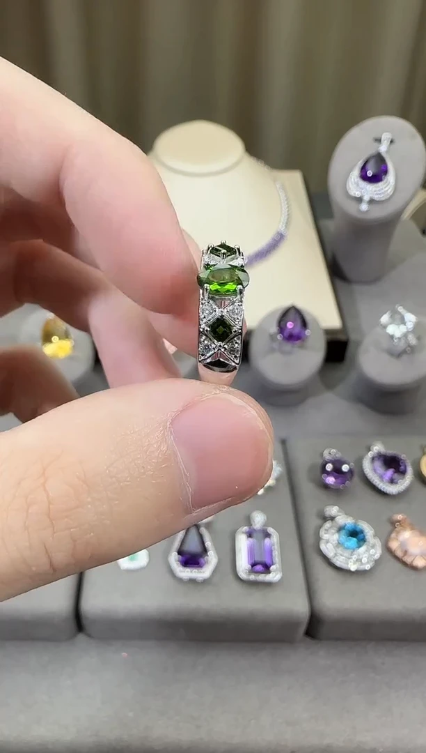 银S925镶嵌透辉石戒指5*7mm戒指排戒款