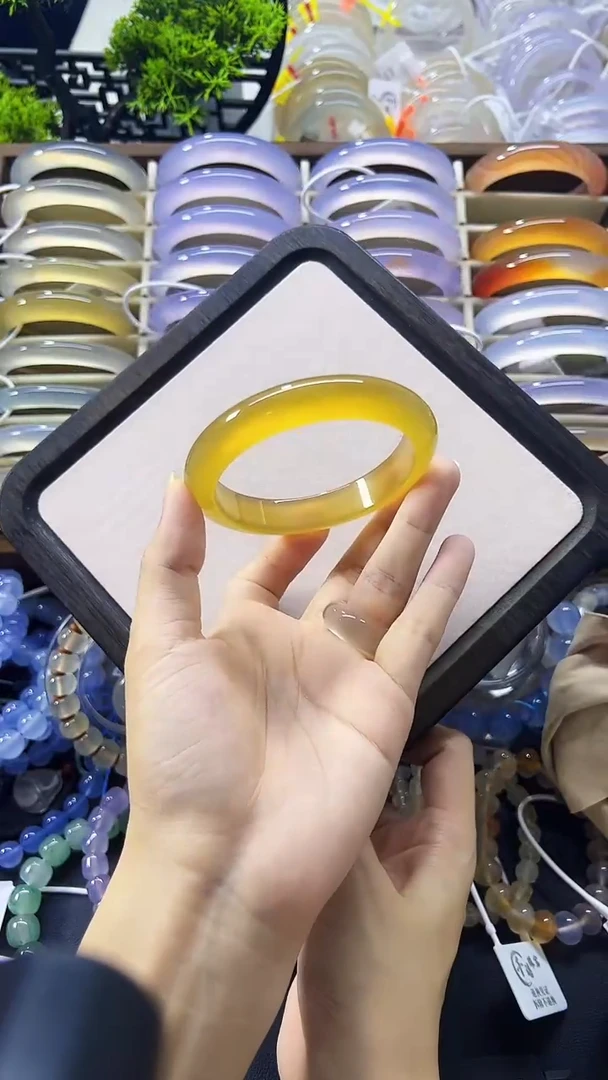 手镯玛瑙/玉髓未镶嵌60.5圈口马料金金