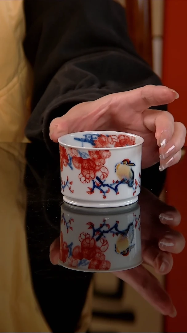 李华手绘青花红彩鸿运当头容天杯
