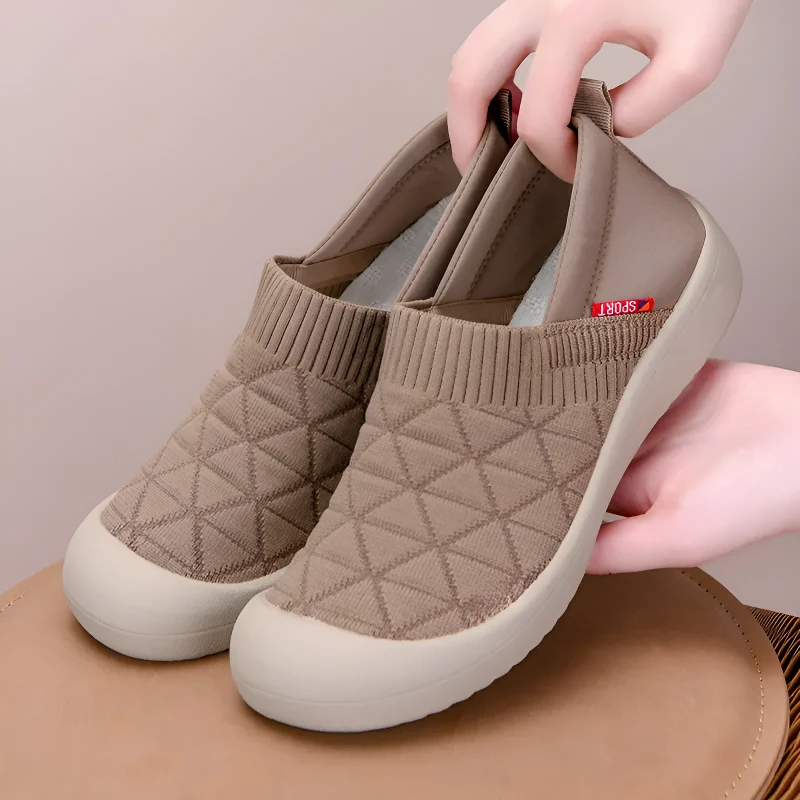 新款北京布鞋女春秋休闲百搭飞织透气防滑妈妈2025平跟新款春上新