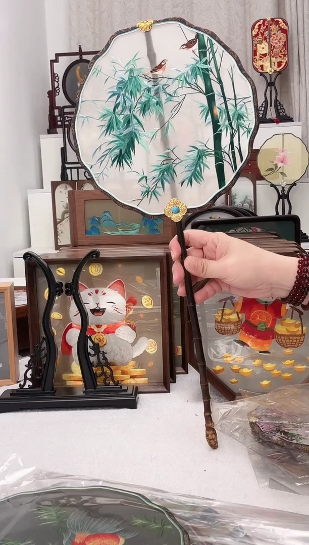 扇子苏绣作品手工团扇