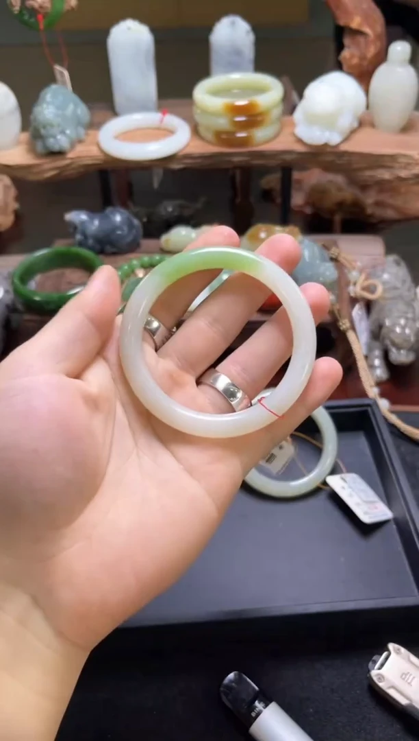 和田玉手镯未镶嵌青海翠青手镯58+