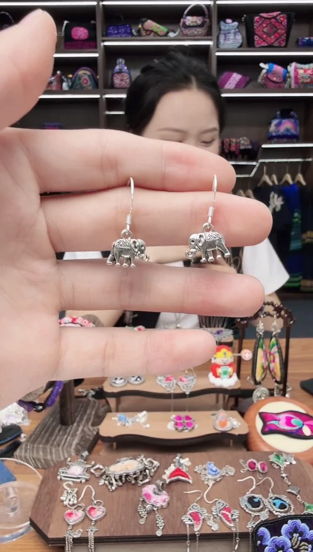 织绣53蒙阿苏苗绣传承旗舰店