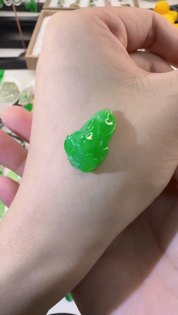 翡翠未镶嵌颈饰天然缅甸A货翡翠