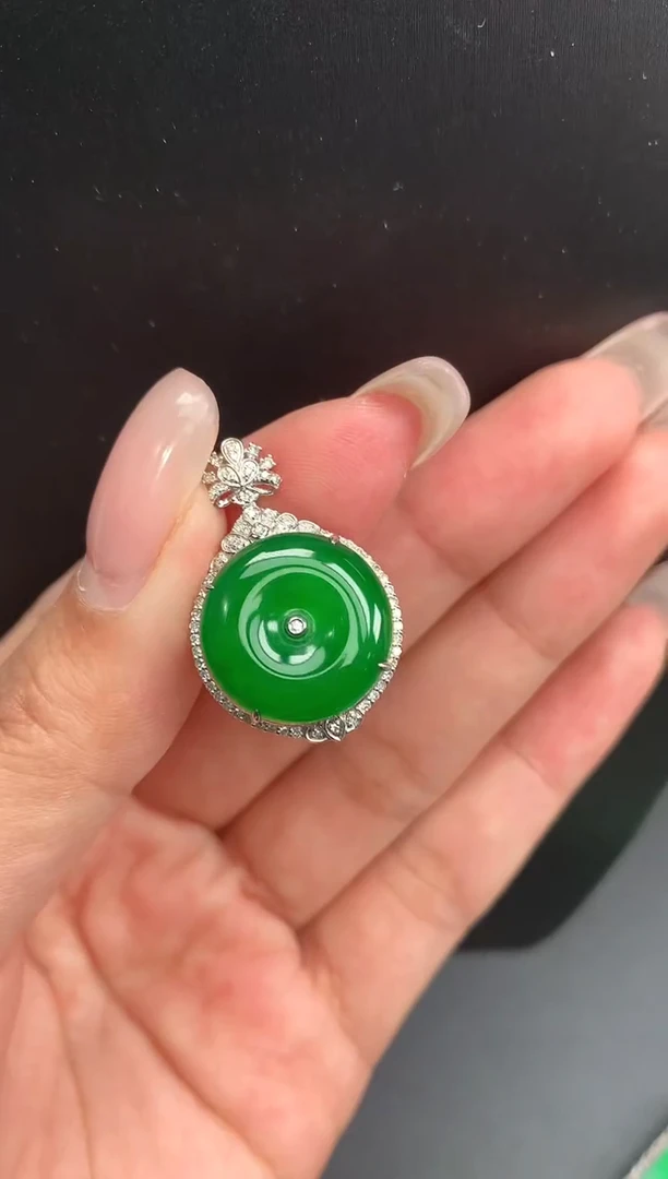 【闪购商品】翡翠颈饰18K金镶嵌扣子3163