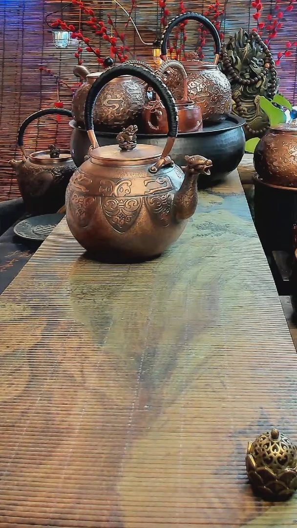 【闪购商品】紫铜手工錾刻饕餮图腾兽嘴提梁壶