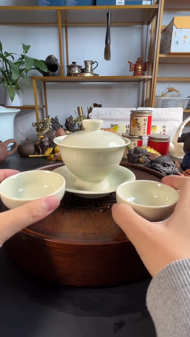 三才盖碗+2杯淡绿色