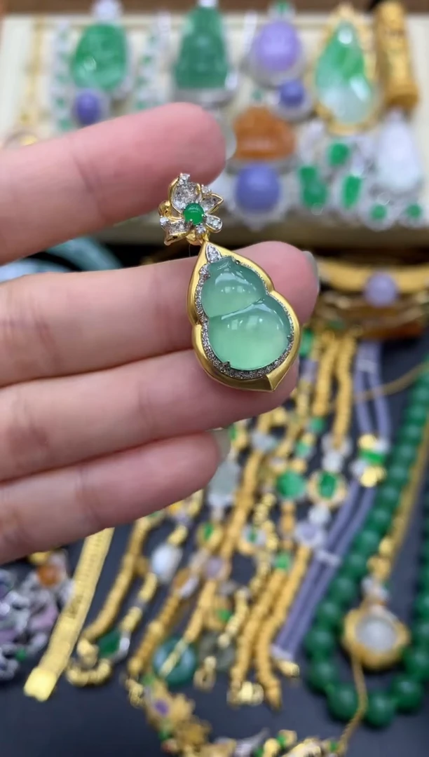 翡翠18K金镶嵌颈饰493-中国好珍宝