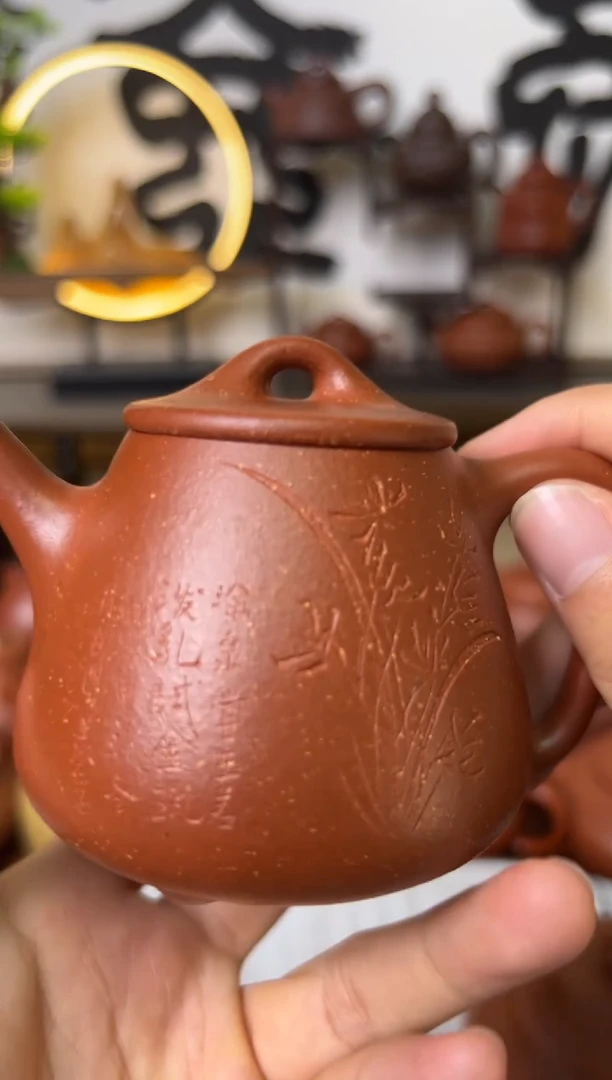 茶壶段泥红降坡高石瓢壶兰花刻150CC-甘来兵