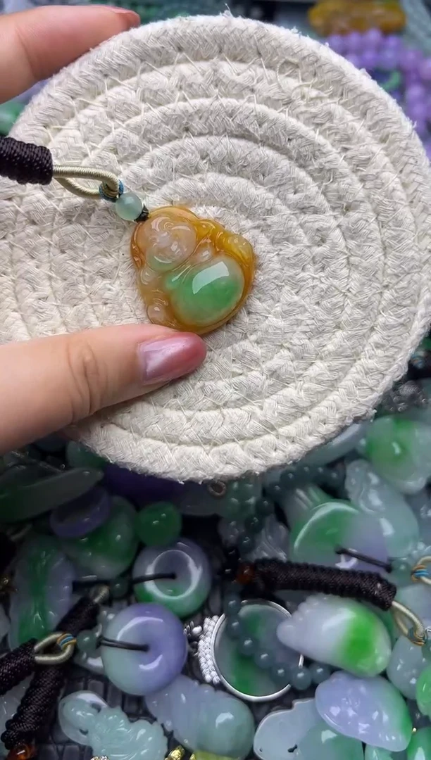 颈饰未镶嵌翡翠天然缅甸翡翠吊坠