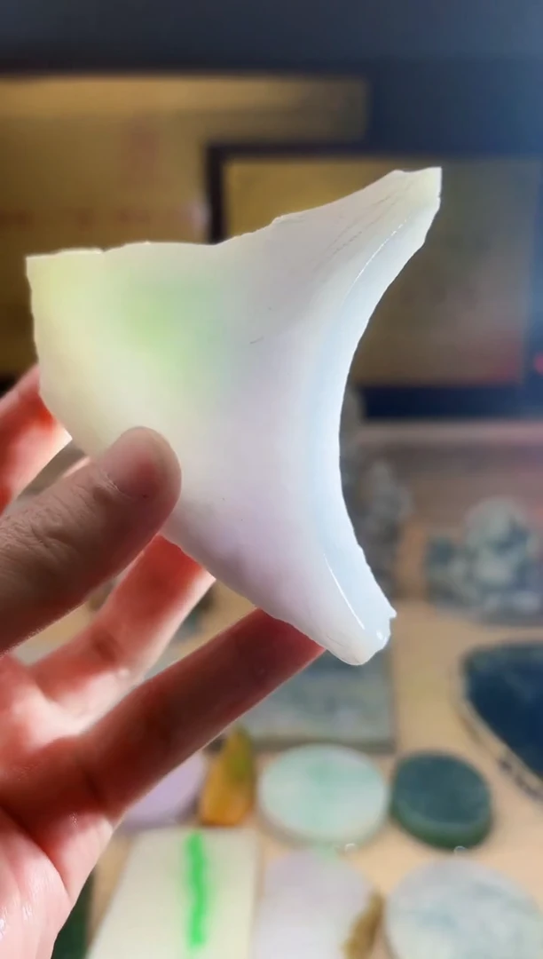翡翠挂件未镶嵌A货张麦8302