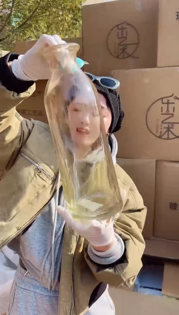 【闪购商品】玻璃海燕微瑕花瓶--3PMMC