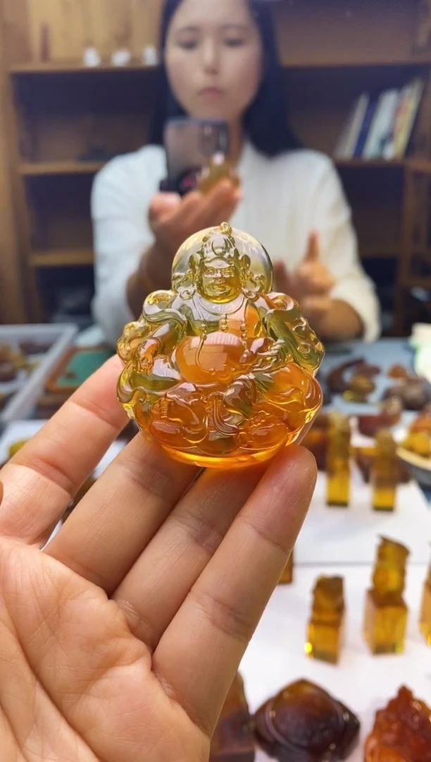 琥珀颈饰未镶嵌SN63-129（黄财神）微微粉