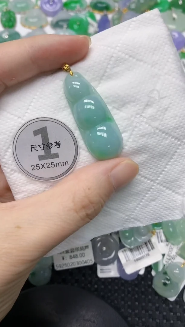 翡翠18K金镶嵌颈饰11111111