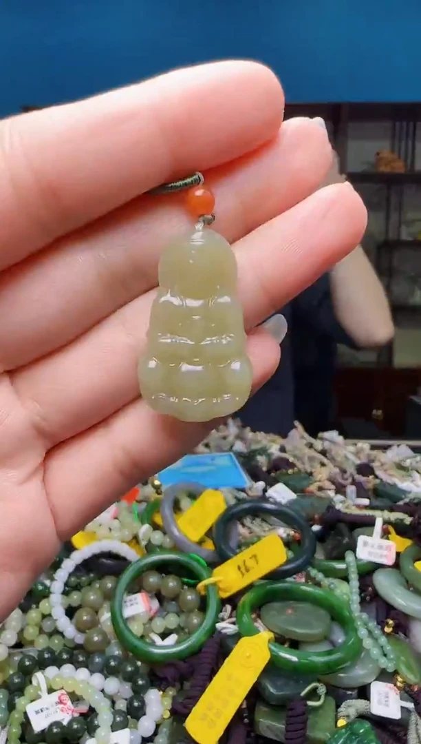 颈饰未镶嵌和田玉1