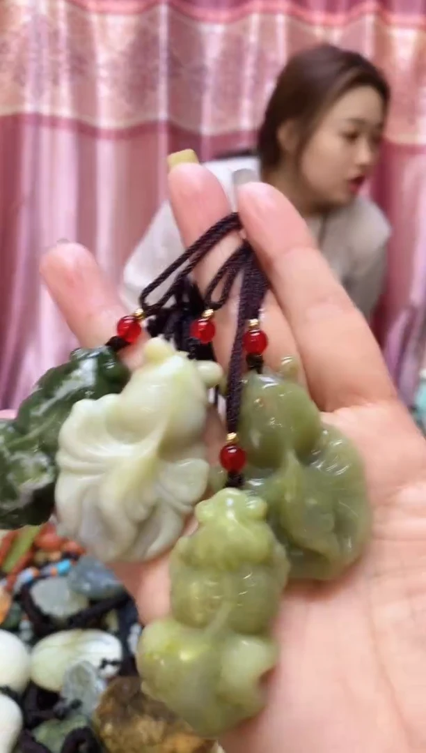 未镶嵌岫玉吊坠多样性发其中之一  挂坠