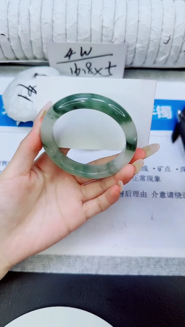 未镶嵌手镯石英质玉190/55.4