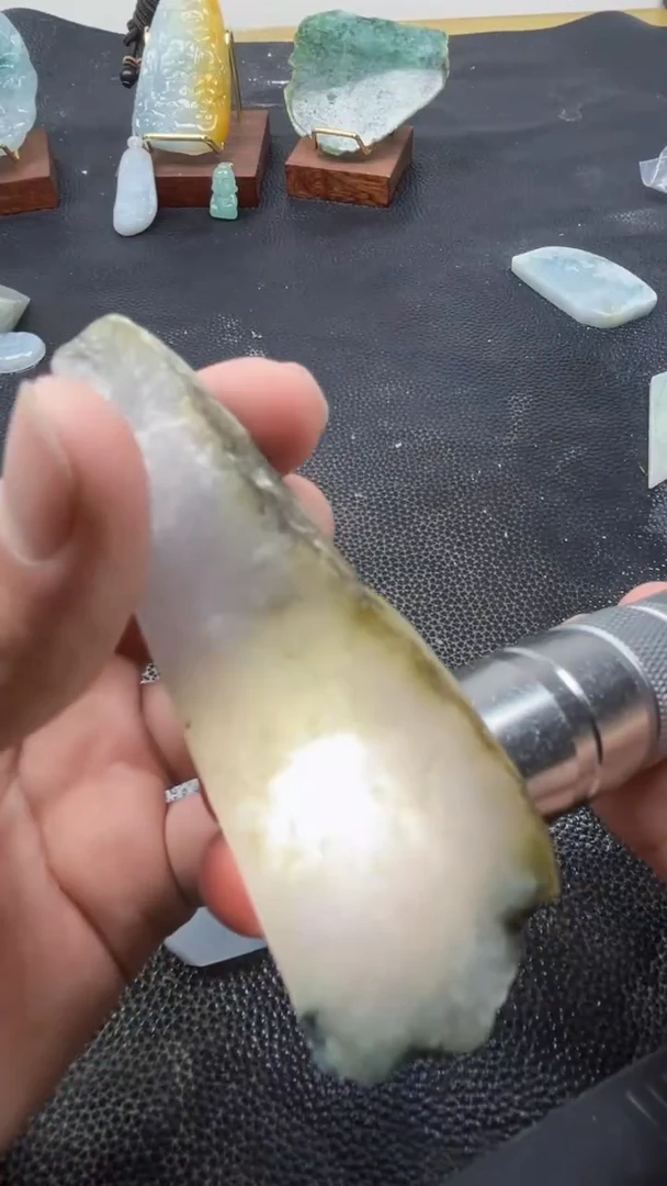 翡翠摆件未镶嵌材料15