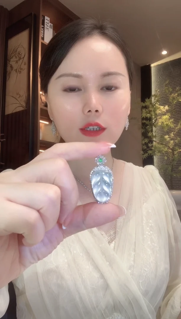 吊坠(不含链)18K金镶嵌翡翠C10