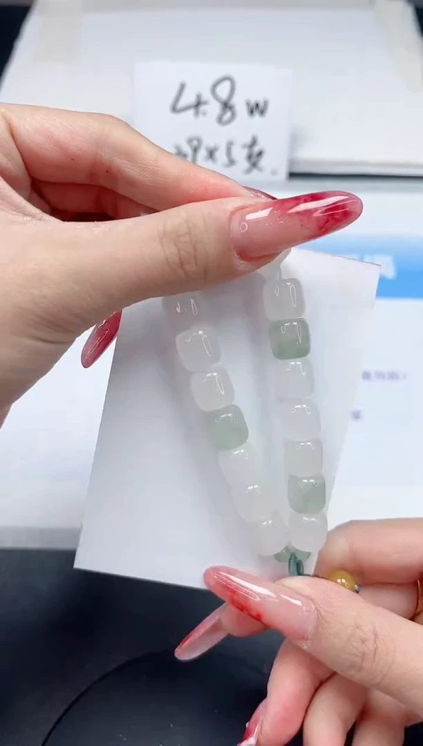 【闪购商品】石英质玉手镯未镶嵌手链