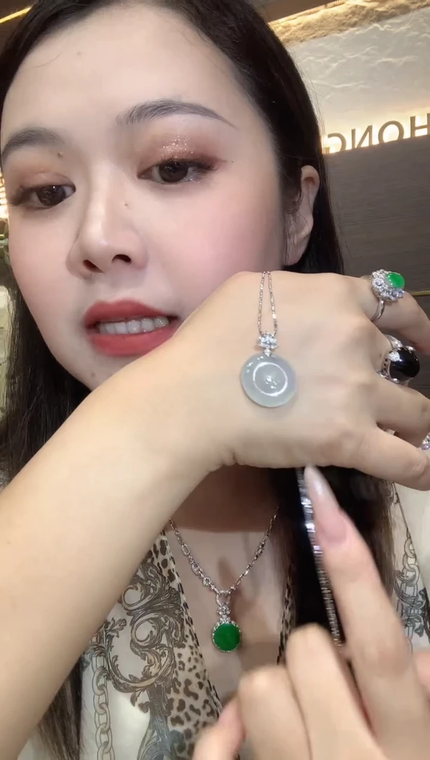 吊坠(不含链)18K金镶嵌翡翠A3
