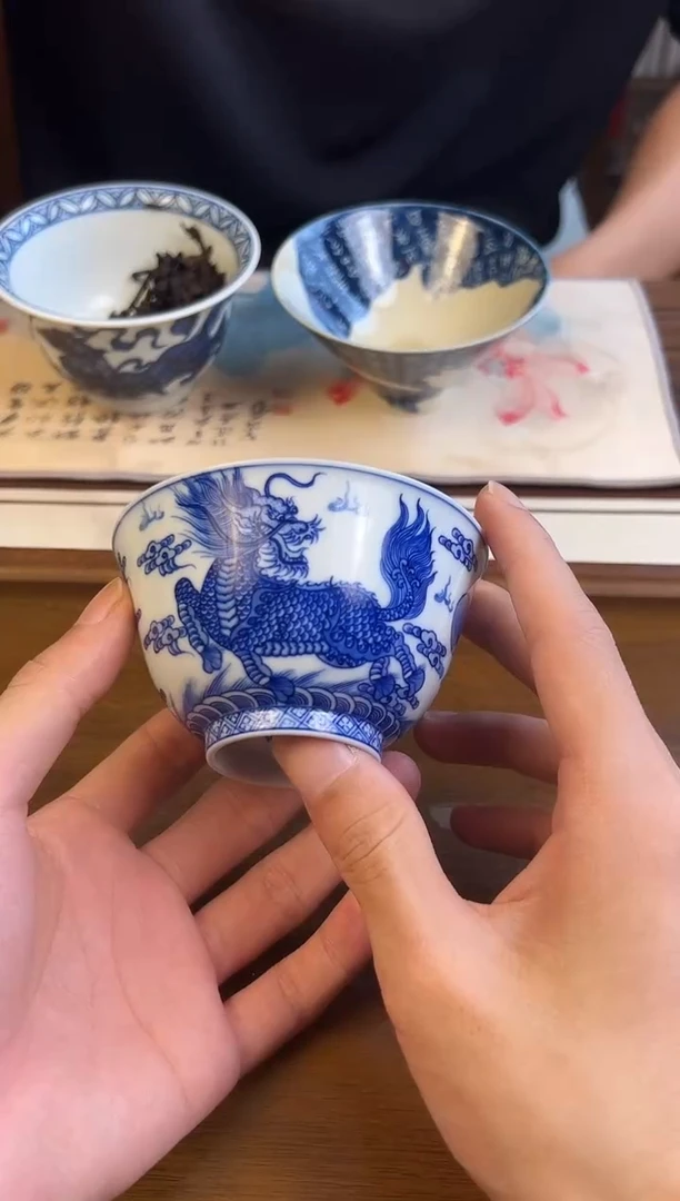 问青坊纯手工手绘青花麒麟踏浪柴窑主人杯